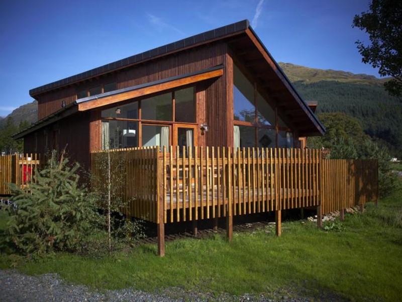 Luxury Holiday Cabin overlooking Loch Lomond in Scotland