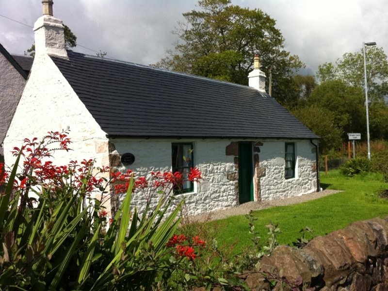 Holiday Homes near Loch Lomond Scotland with views over the National Park