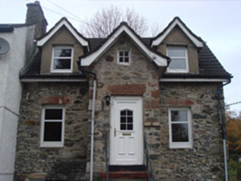 Historic self catering holiday cottages in near Loch Lomond in Scotland