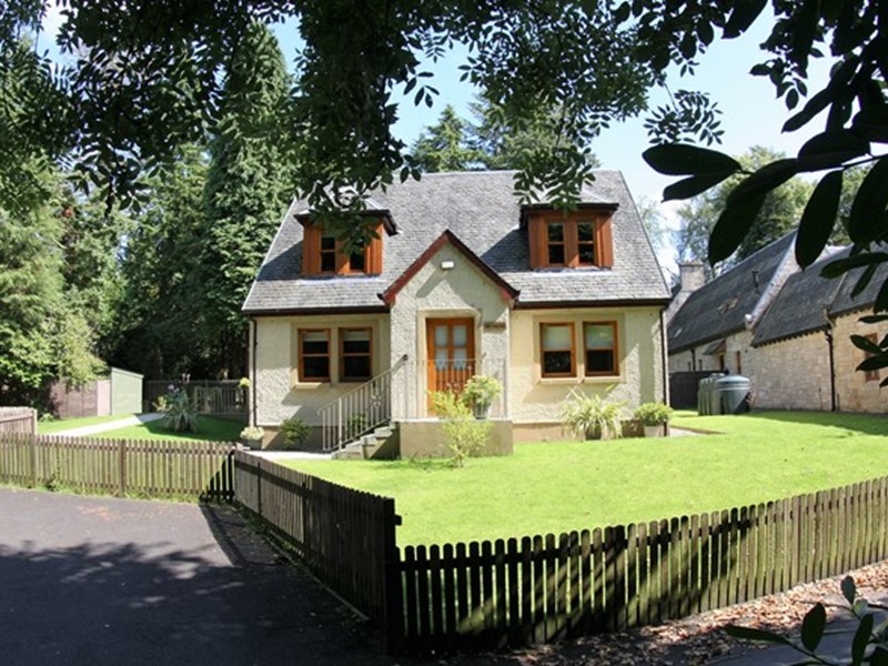 Self Catering Holiday Cottages in Loch Lomond, Scotland